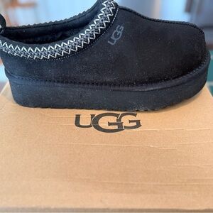 UGG Women's Classic Black Slippers Tasman Tazz II